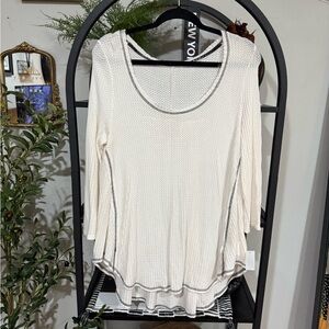 coco + Jameson Chic Cream Long Sleeve Top with Gray Trim size large